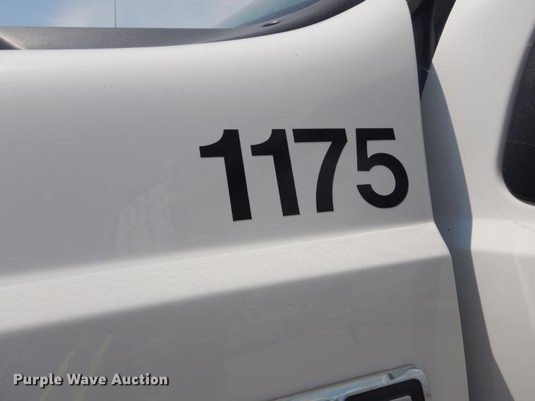 image for item DB8365 2007 Ford F550 Super Duty XL utility truck with crane