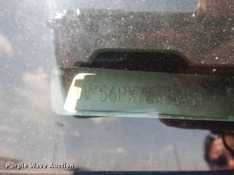 image for item DB8365 2007 Ford F550 Super Duty XL utility truck with crane