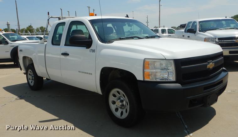 image for item DB8366 2011 Chevrolet Silverado 1500 Ext. Cab pickup truck