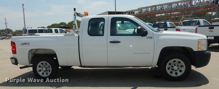 image for item DB8366 2011 Chevrolet Silverado 1500 Ext. Cab pickup truck