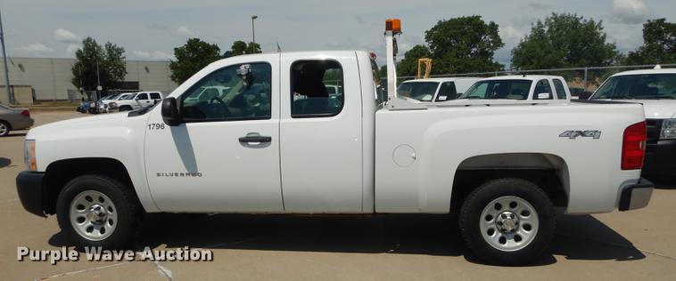 image for item DB8366 2011 Chevrolet Silverado 1500 Ext. Cab pickup truck