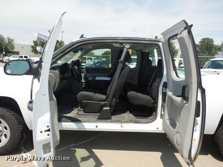 image for item DB8366 2011 Chevrolet Silverado 1500 Ext. Cab pickup truck