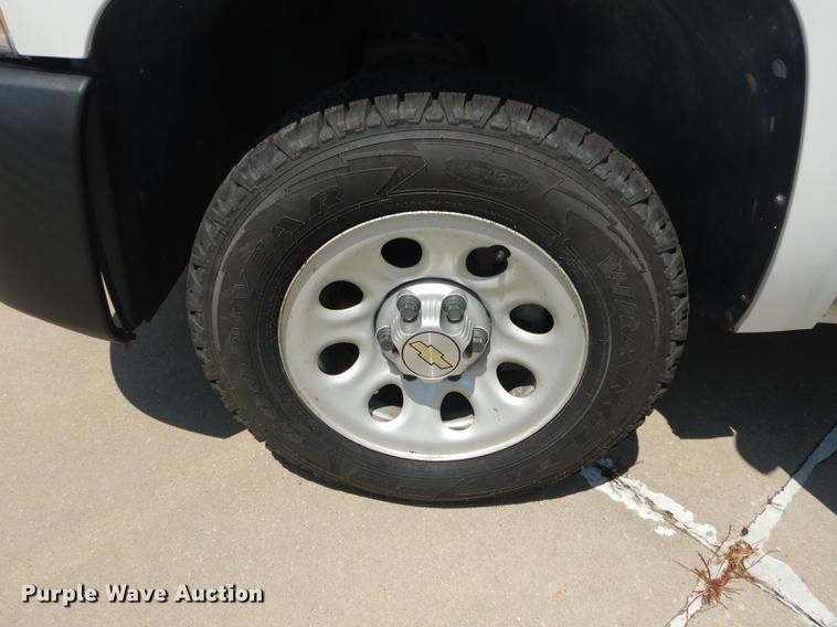 image for item DB8366 2011 Chevrolet Silverado 1500 Ext. Cab pickup truck