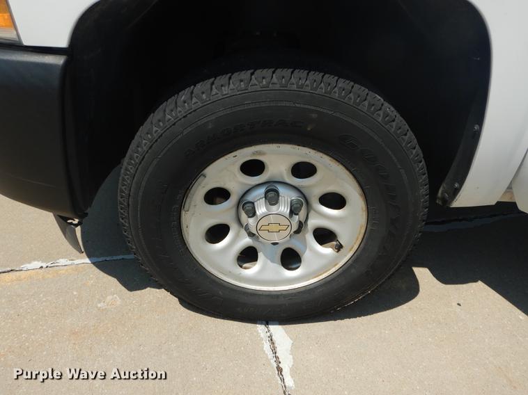 image for item DB8367 2012 Chevrolet Silverado 1500 Ext. Cab pickup truck