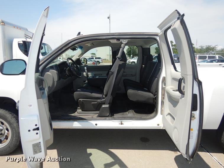 image for item DB8368 2011 Chevrolet Silverado 1500 Ext. Cab pickup truck