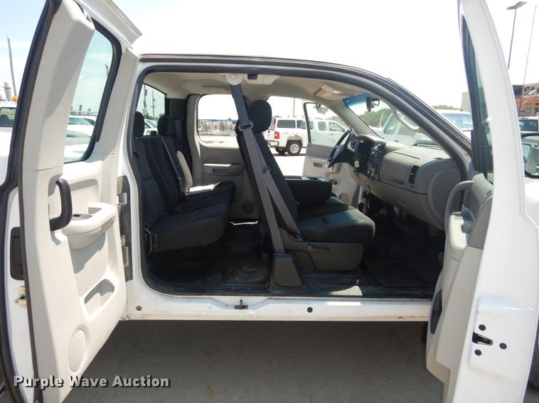 image for item DB8368 2011 Chevrolet Silverado 1500 Ext. Cab pickup truck
