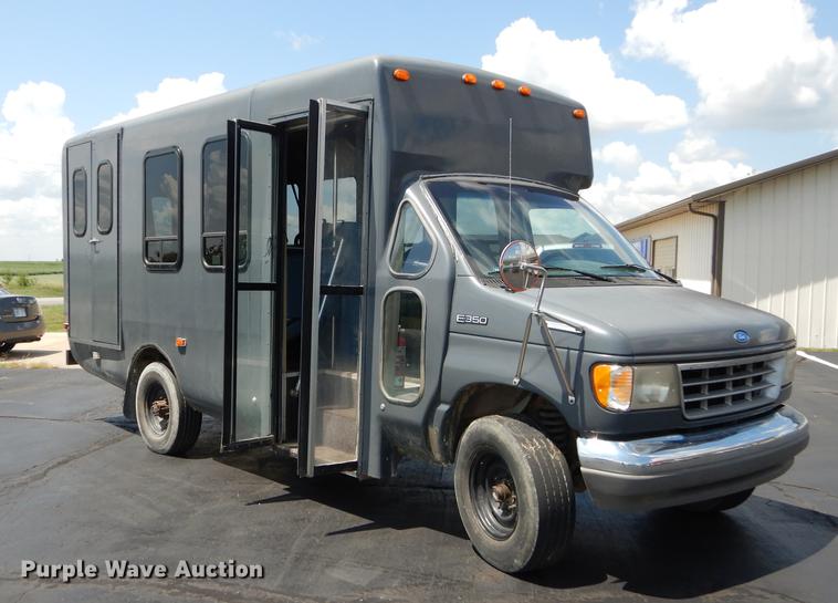 image for item DB8385 1995 Ford Econoline E350 shuttle bus