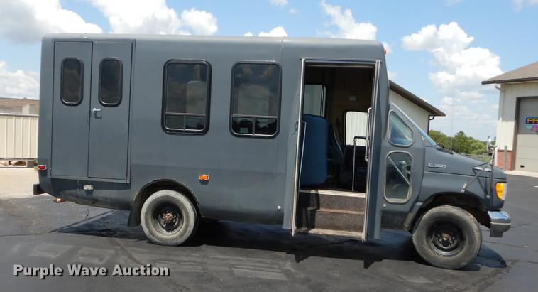 image for item DB8385 1995 Ford Econoline E350 shuttle bus