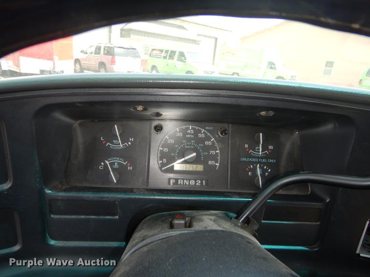 image for item DB8385 1995 Ford Econoline E350 shuttle bus