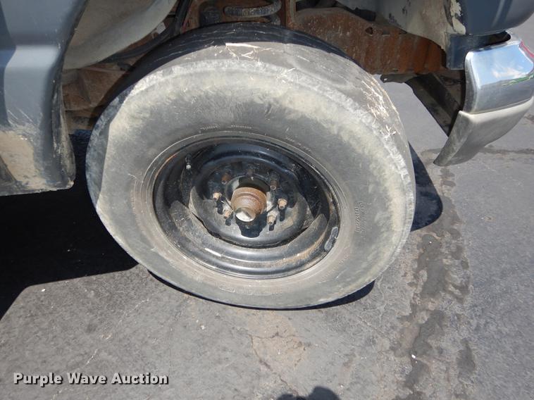 image for item DB8385 1995 Ford Econoline E350 shuttle bus