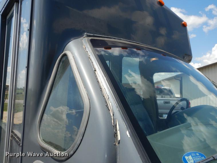 image for item DB8385 1995 Ford Econoline E350 shuttle bus