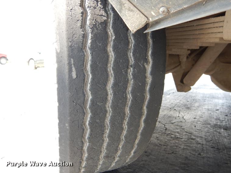 image for item DB8385 1995 Ford Econoline E350 shuttle bus