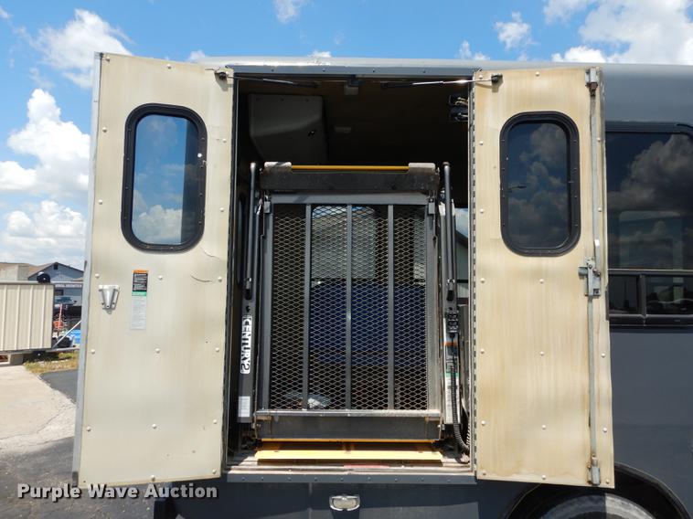 image for item DB8385 1995 Ford Econoline E350 shuttle bus