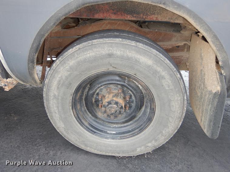 image for item DB8385 1995 Ford Econoline E350 shuttle bus