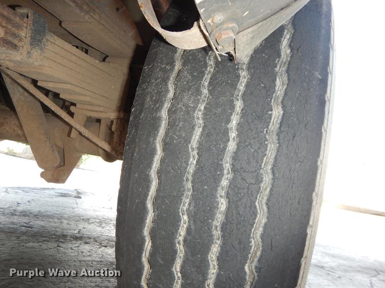 image for item DB8385 1995 Ford Econoline E350 shuttle bus