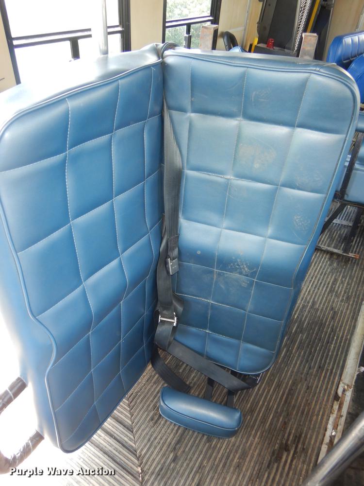 image for item DB8385 1995 Ford Econoline E350 shuttle bus