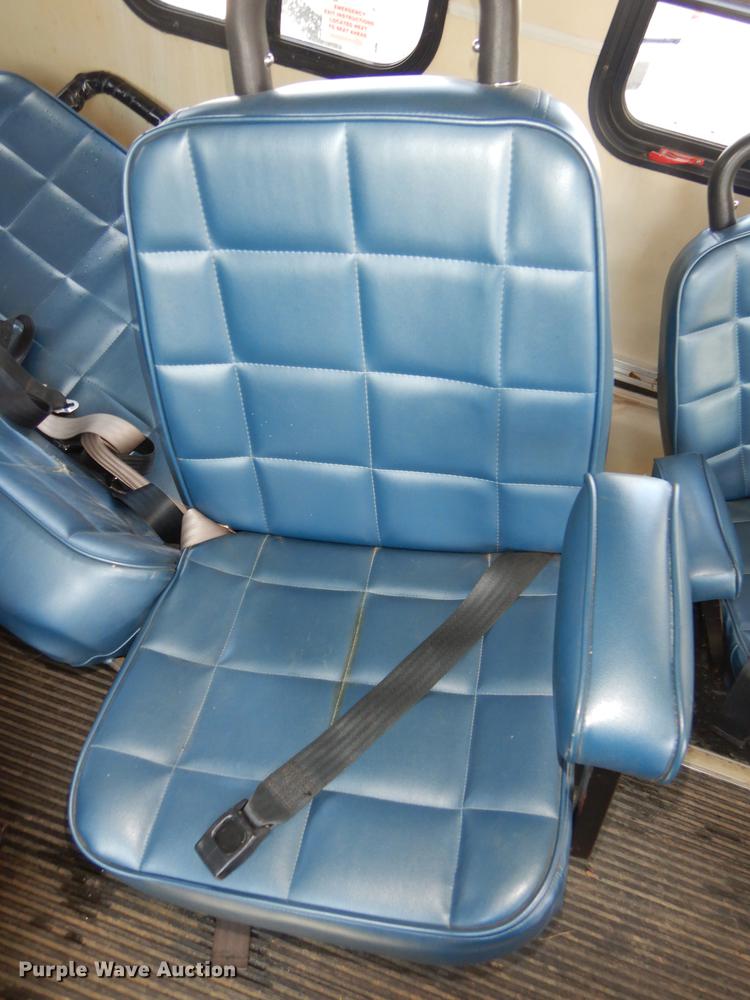 image for item DB8385 1995 Ford Econoline E350 shuttle bus