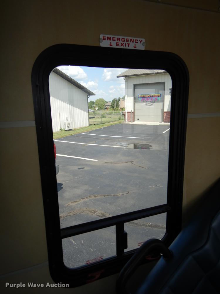 image for item DB8385 1995 Ford Econoline E350 shuttle bus