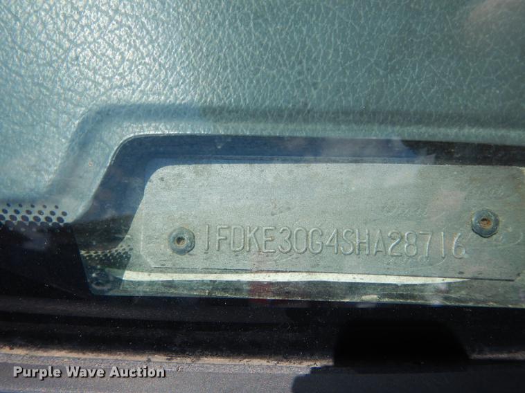 image for item DB8385 1995 Ford Econoline E350 shuttle bus