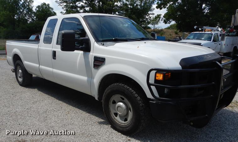 image for item DB8387 2008 Ford F250 Super Duty XL SuperCab pickup truck