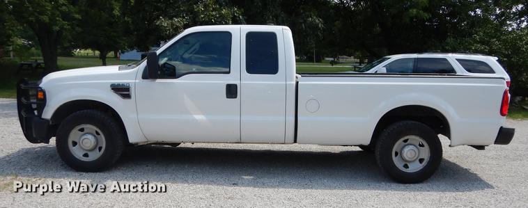 image for item DB8387 2008 Ford F250 Super Duty XL SuperCab pickup truck
