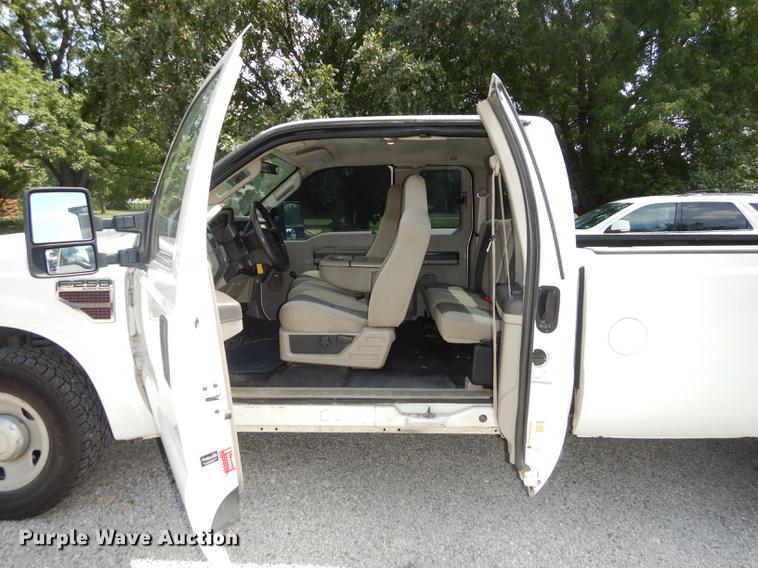 image for item DB8387 2008 Ford F250 Super Duty XL SuperCab pickup truck
