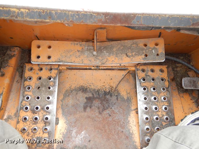 image for item DB8391 2004 Case 90XT skid steer