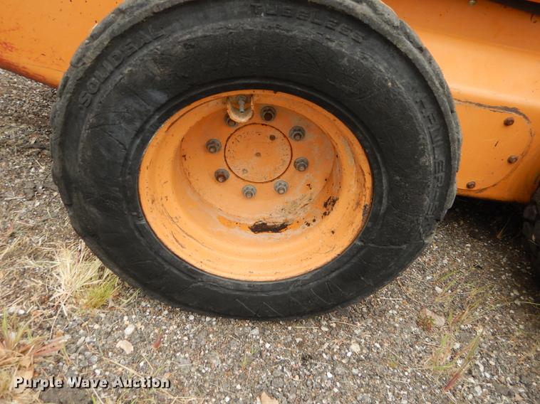 image for item DB8391 2004 Case 90XT skid steer