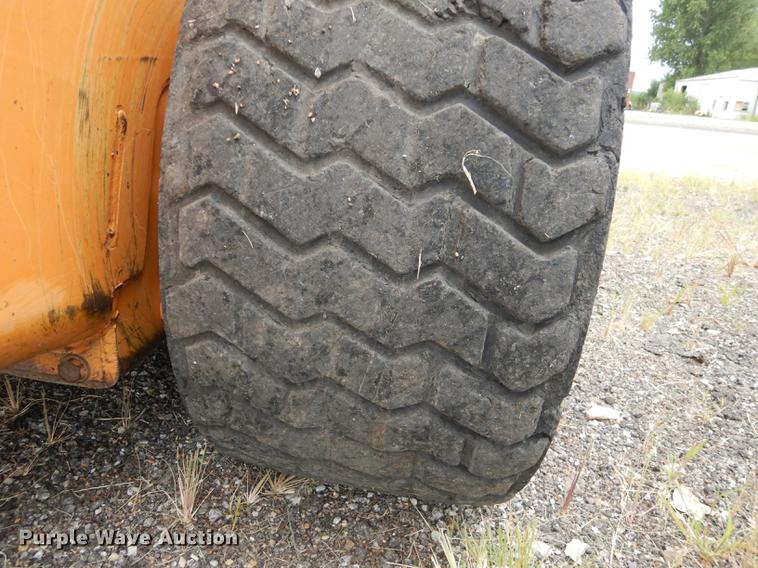 image for item DB8391 2004 Case 90XT skid steer