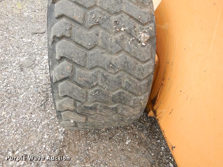 image for item DB8391 2004 Case 90XT skid steer