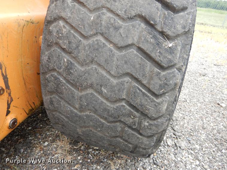 image for item DB8391 2004 Case 90XT skid steer