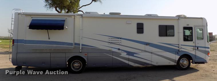 image for item DB9230 2002 National M390 RV