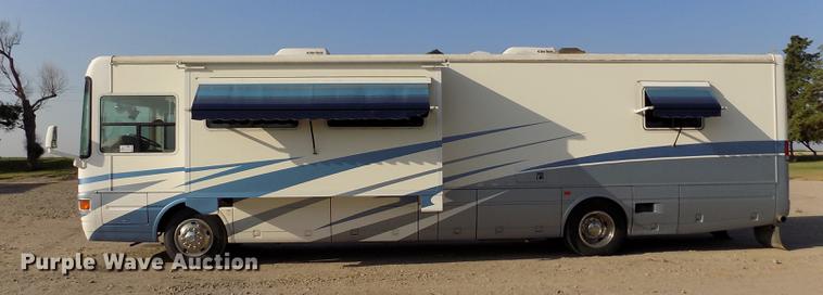 image for item DB9230 2002 National M390 RV