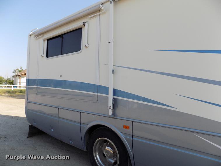 image for item DB9230 2002 National M390 RV