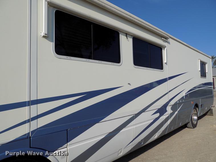 image for item DB9230 2002 National M390 RV