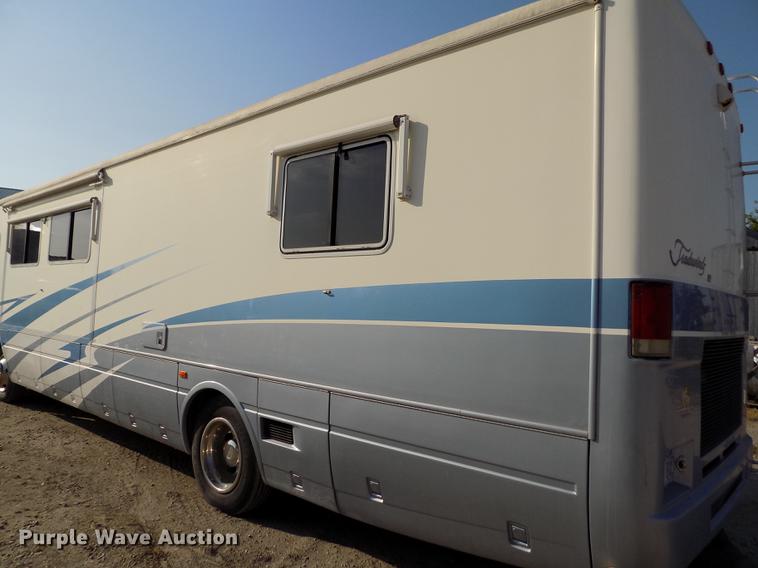 image for item DB9230 2002 National M390 RV