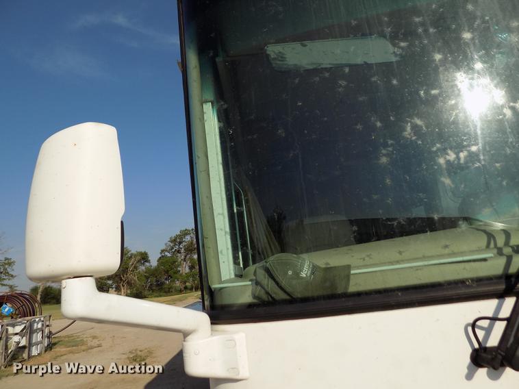 image for item DB9230 2002 National M390 RV