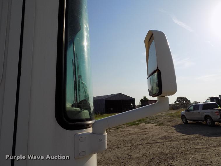 image for item DB9230 2002 National M390 RV