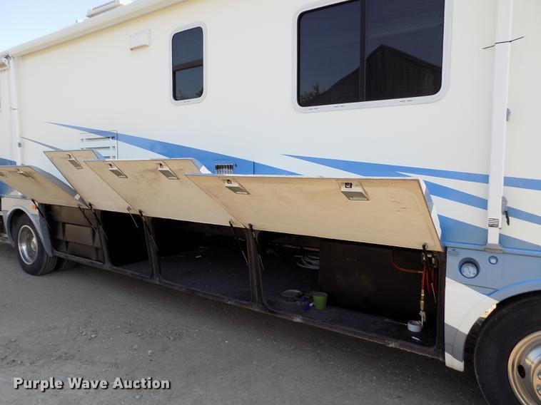 image for item DB9230 2002 National M390 RV