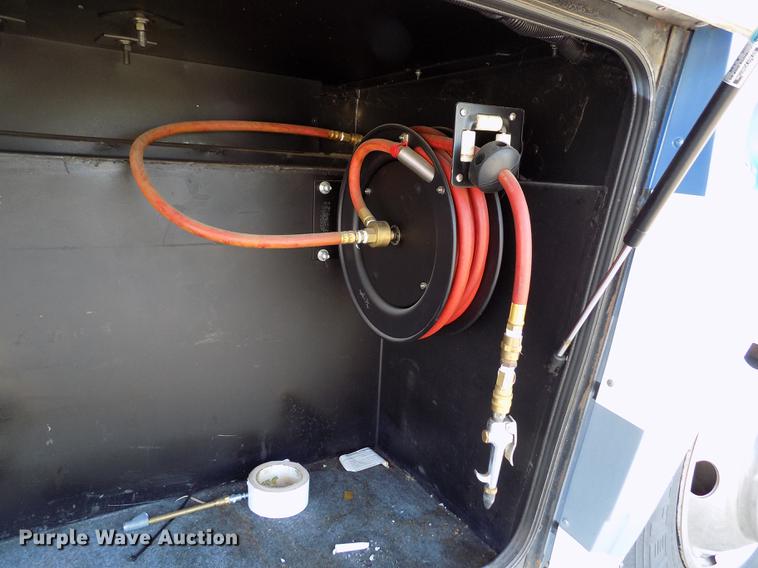 image for item DB9230 2002 National M390 RV