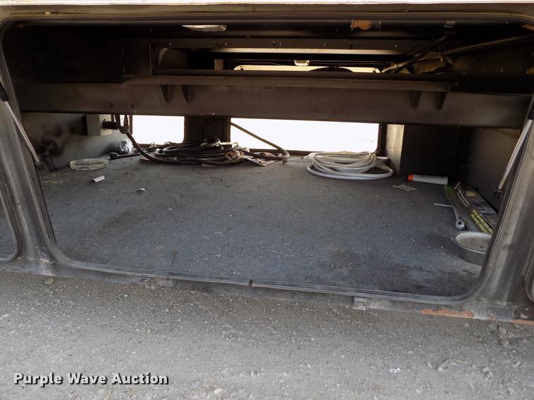 image for item DB9230 2002 National M390 RV