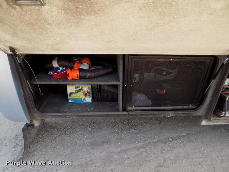 image for item DB9230 2002 National M390 RV