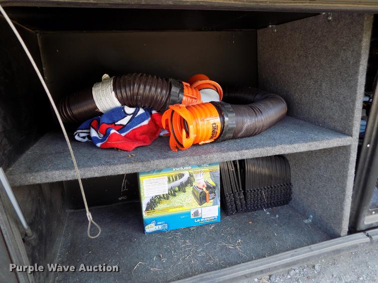 image for item DB9230 2002 National M390 RV