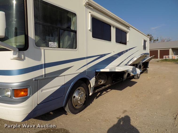 image for item DB9230 2002 National M390 RV