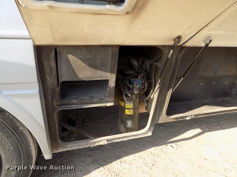 image for item DB9230 2002 National M390 RV