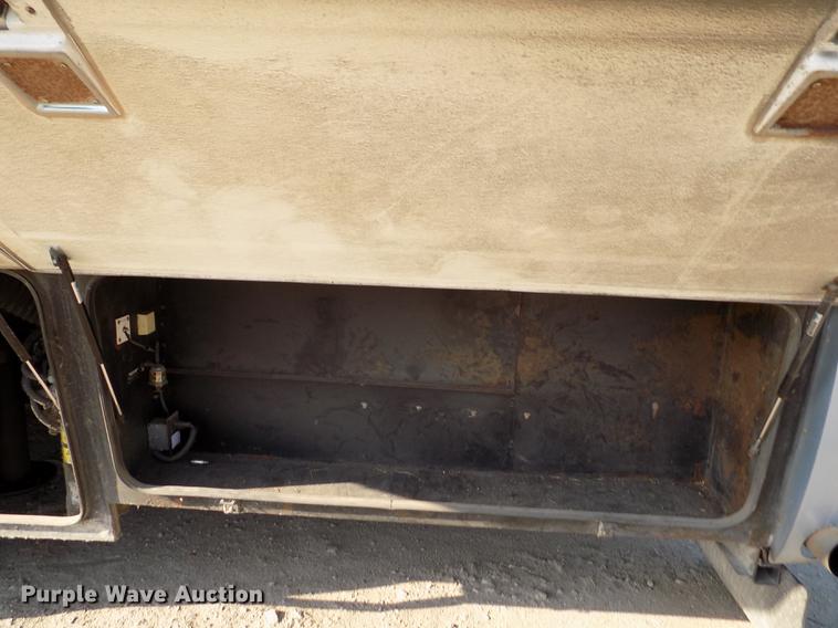 image for item DB9230 2002 National M390 RV