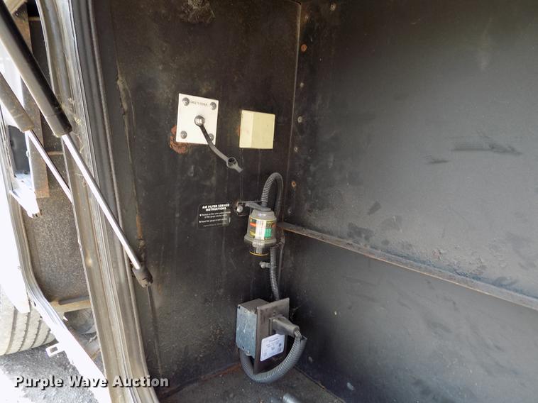 image for item DB9230 2002 National M390 RV