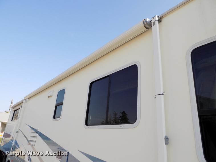 image for item DB9230 2002 National M390 RV