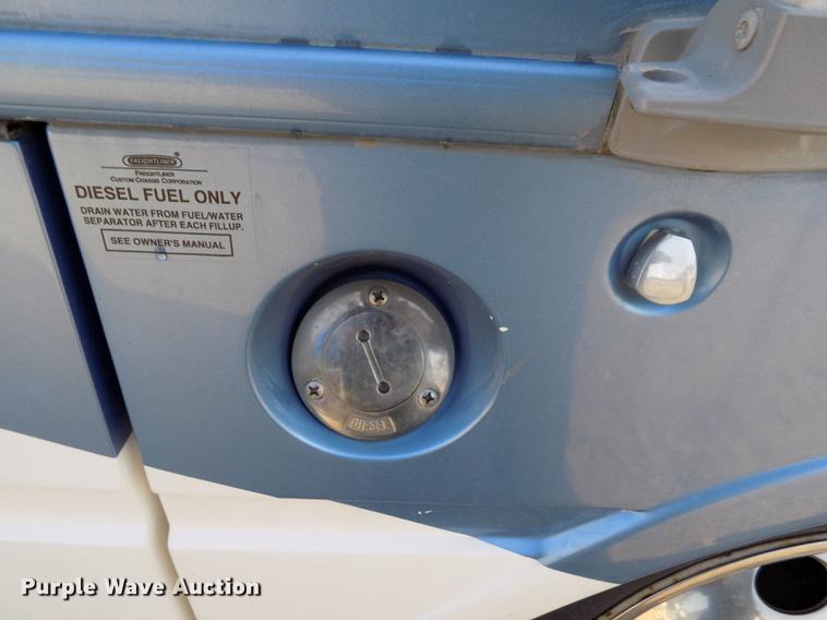 image for item DB9230 2002 National M390 RV