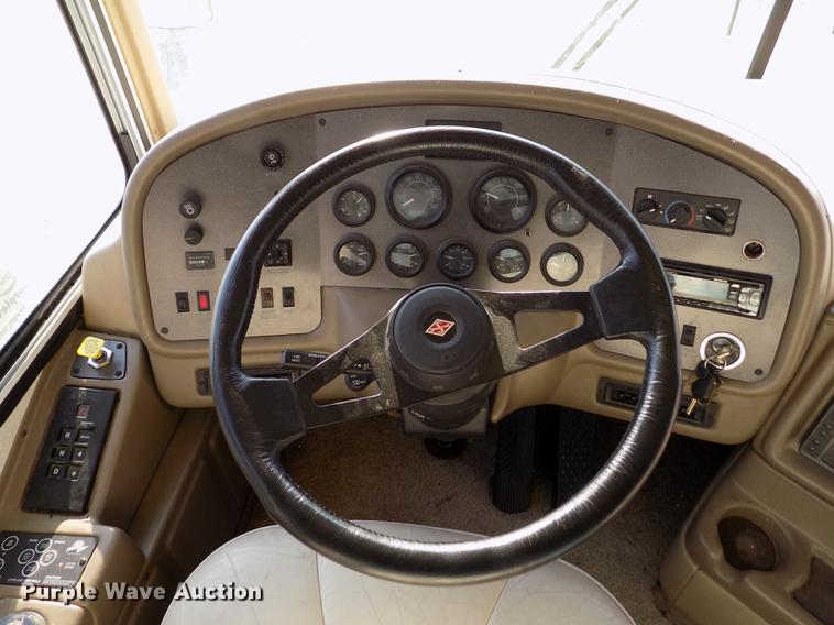 image for item DB9230 2002 National M390 RV